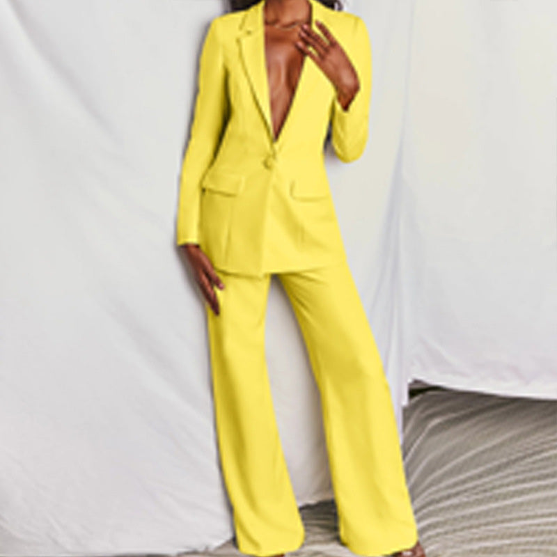 Ensemble élégant pour femme composé d'un blazer et d'un pantalon à jambes larges