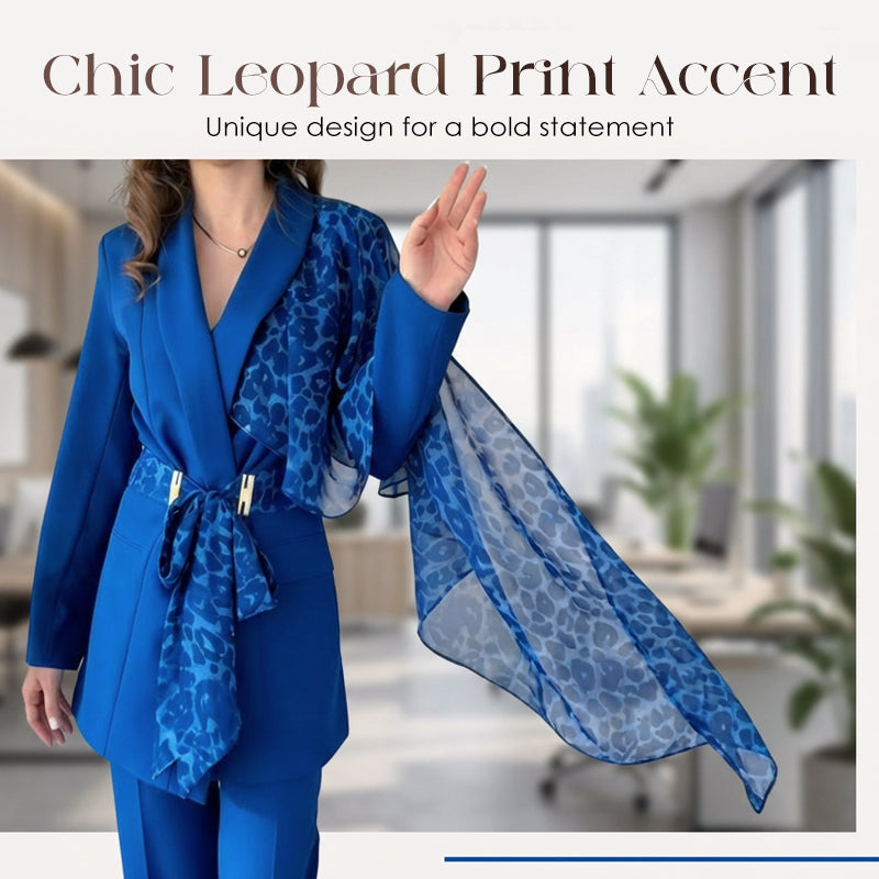 Ensemble blazer avec accent léopard et pantalon pour femme