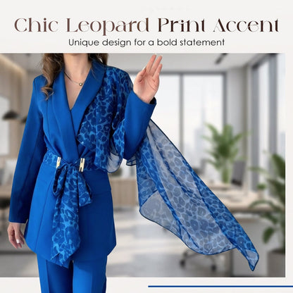 Ensemble blazer avec accent léopard et pantalon pour femme