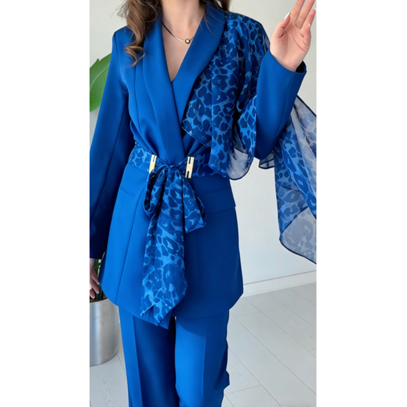 Ensemble blazer avec accent léopard et pantalon pour femme