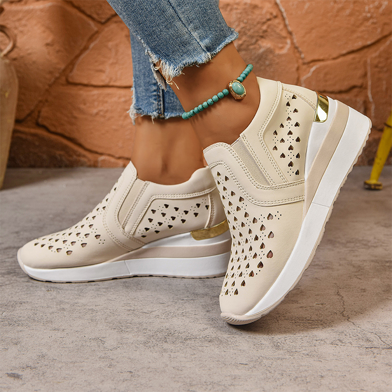 Baskets compensées à enfiler pour femmes à design ajouré