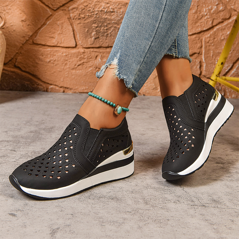Baskets compensées à enfiler pour femmes à design ajouré