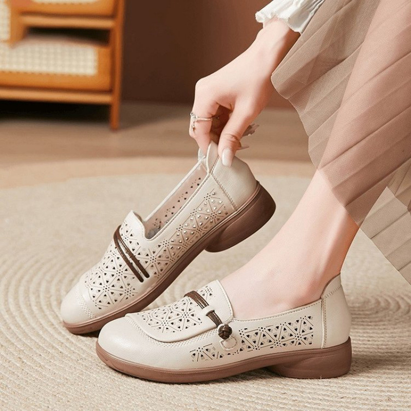 Mocassins femme en cuir respirant avec découpes
