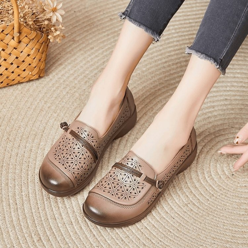 Mocassins femme en cuir respirant avec découpes