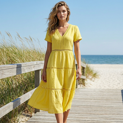 Robe élégante à encolure en V et empiècements en dentelle pour femme
