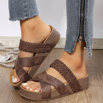 💐 PROMO EXCEPTIONNELLE -50% ! Sandales Compensées à Lanières Entrecroisées – Cuir Souple, Semelle Antidérapante ✨🌿 【Offre Limitée】