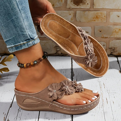 Sandales compensées à entre-doigts florales pour femmes