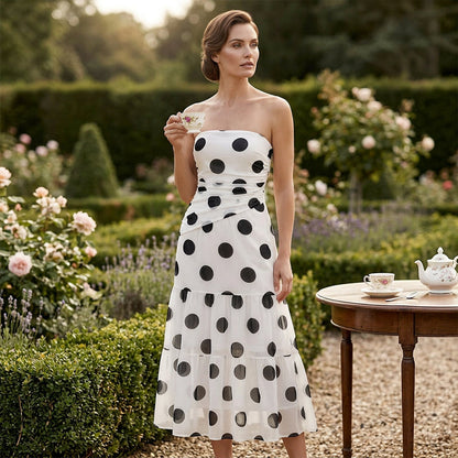 Élégante robe à volants sans bretelles à pois