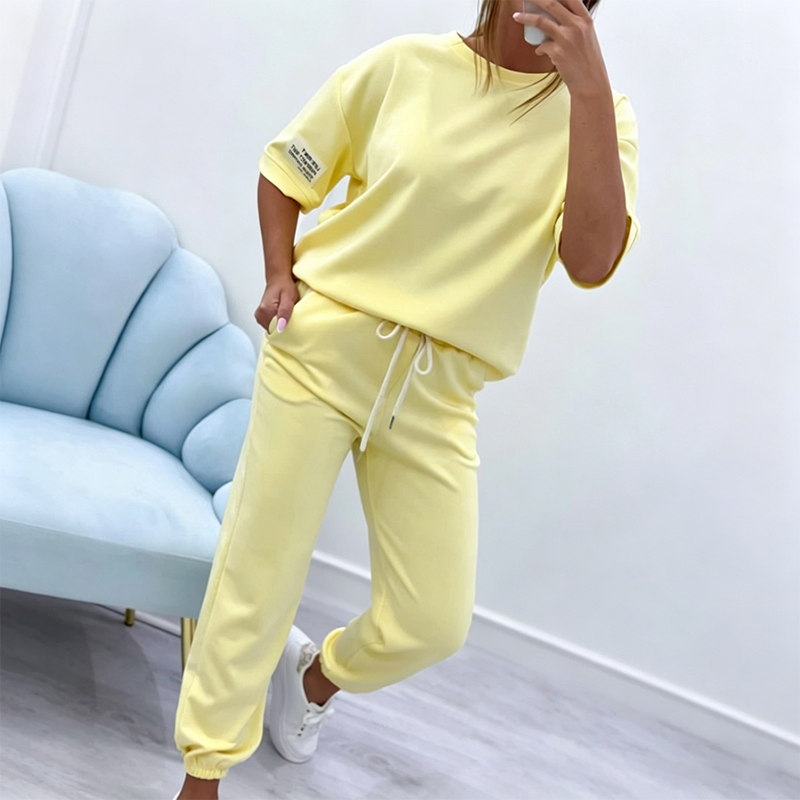 Ensemble décontracté à manches courtes pour femme (haut et pantalon)