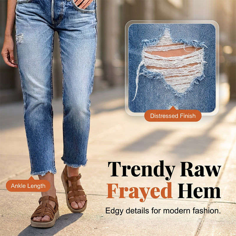 Un jean slim tendance au look usé pour femme