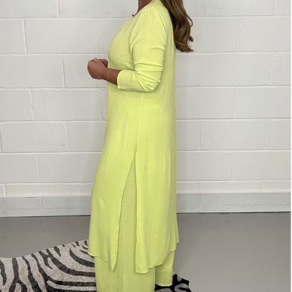Ensemble femme 2 pièces ample – haut long fendu et pantalon