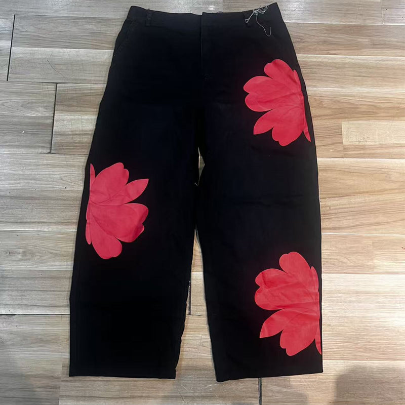 👖 50% DE RÉDUCTION 🌸 Jean large femme brodé fleuri – Artisanal, moderne & confortable – Tendance, doux & parfait pour un look printanier ou estival – avec une touche artisanale 🌼
