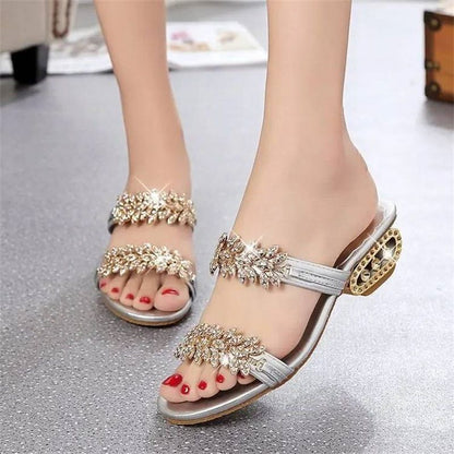 📢⏰ DERNIER JOUR 50% ! Sandales Femme à Strass – Talon Plat 4cm, Ornements Métalliques, Tige PU, Confort & Éclat pour l'Été & le Quotidien 👡