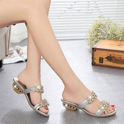 📢⏰ DERNIER JOUR 50% ! Sandales Femme à Strass – Talon Plat 4cm, Ornements Métalliques, Tige PU, Confort & Éclat pour l'Été & le Quotidien 👡