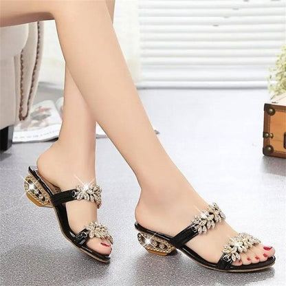 📢⏰ DERNIER JOUR 50% ! Sandales Femme à Strass – Talon Plat 4cm, Ornements Métalliques, Tige PU, Confort & Éclat pour l'Été & le Quotidien 👡