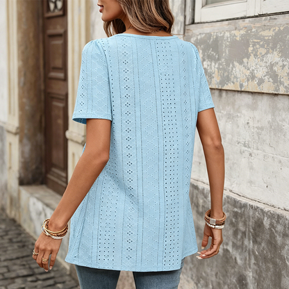 👕 PROMOTION LIMITÉE À -50 % ! ✨ Haut babydoll col carré – Broderie œillet, longueur tunique 🍀