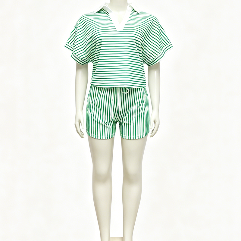 Ensemble chemise à manches courtes et short décontracté à rayures pour femme
