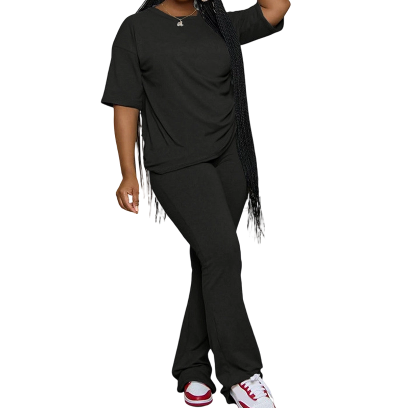 Ensemble femme composé d'un haut à manches courtes et d'un pantalon long