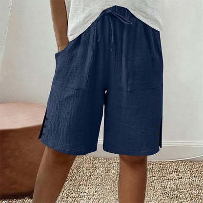 Short femme avec détails de boutons latéraux