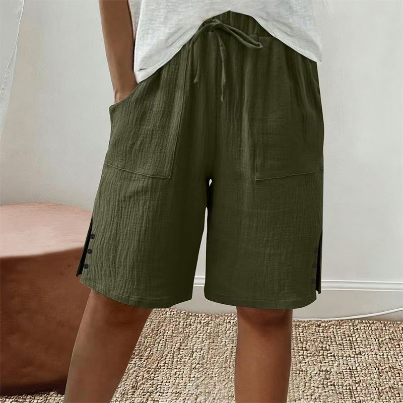 Short femme avec détails de boutons latéraux