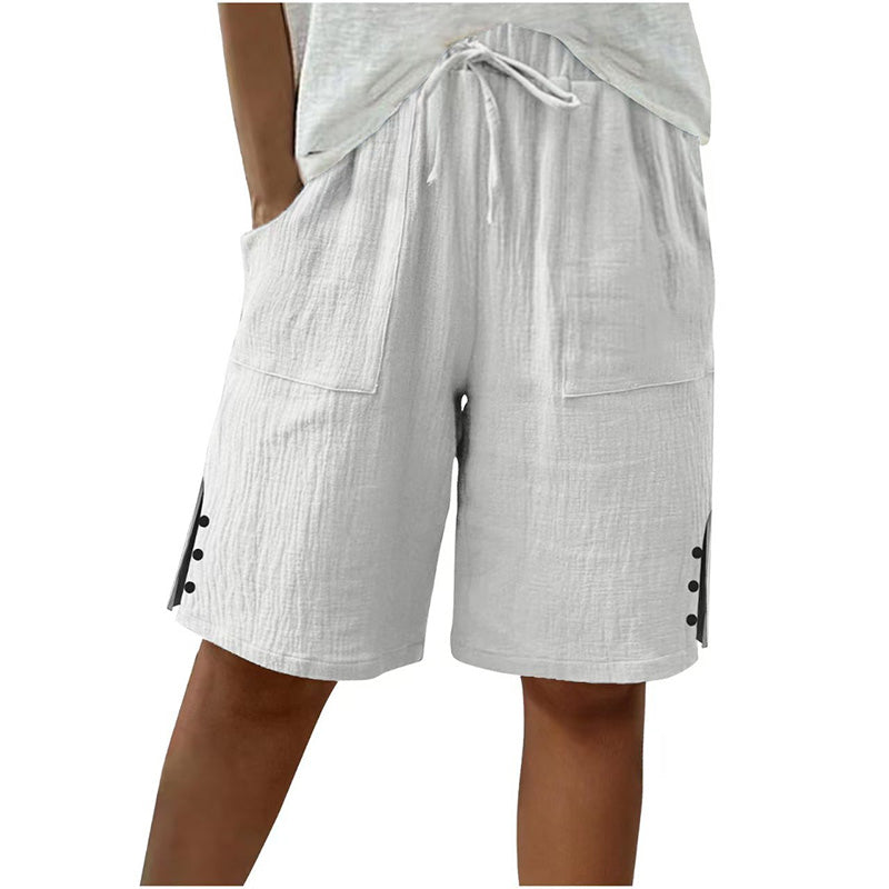 Short femme avec détails de boutons latéraux