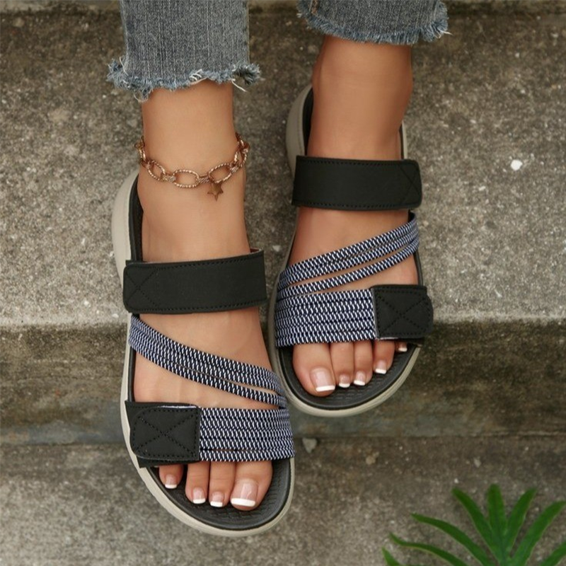 👡🔥  Le look le plus tendance de cet été !！Sandales plates décontractées à lanières multiples pour femme