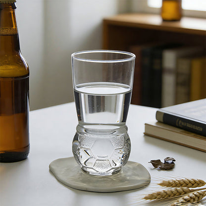 Verre à bière artisanale en forme de ballon de football