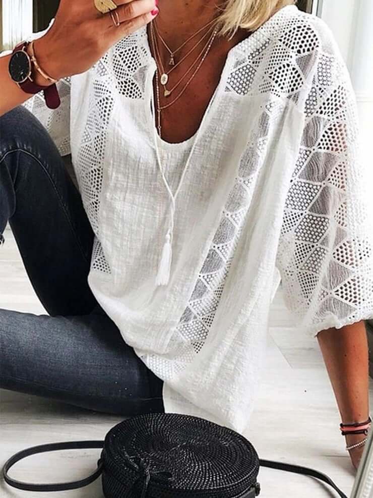👚 50 % DE RÉDUCTION EN CE MOMENT ! 🌸 Chemisier à col rond ajouré pour femme – Cordon à pompons et manches courtes – Style chic et décontracté pour l'été