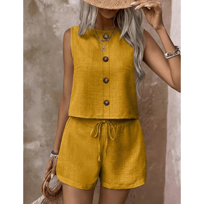 🔥 Le look le plus tendance de cet été ! Débardeur sans manches à boutons et short pour femme