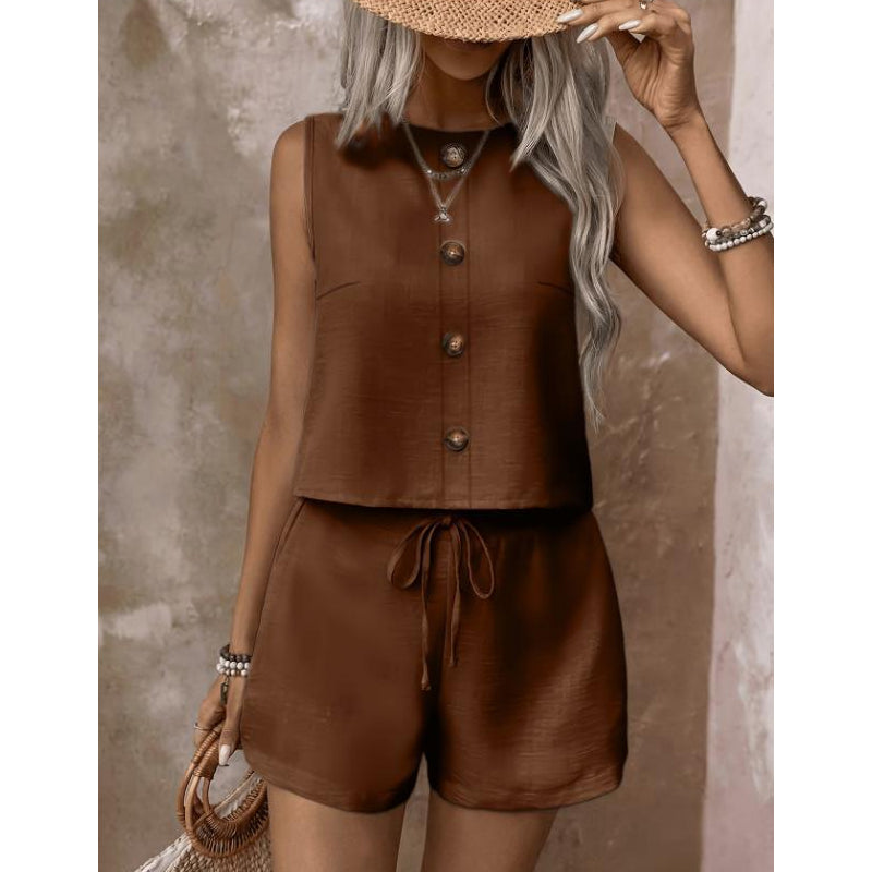 🔥 Le look le plus tendance de cet été ! Débardeur sans manches à boutons et short pour femme