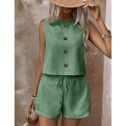 🔥 Le look le plus tendance de cet été ! Débardeur sans manches à boutons et short pour femme