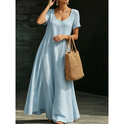 Robe Longue d'Été Minimaliste à Col Dégagé
