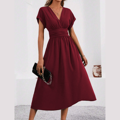 Robe femme à col en V et taille cintrée