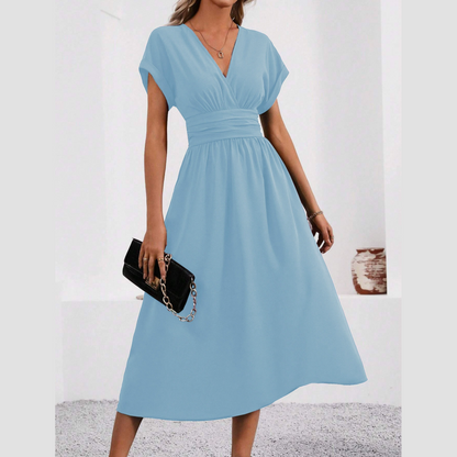 Robe femme à col en V et taille cintrée