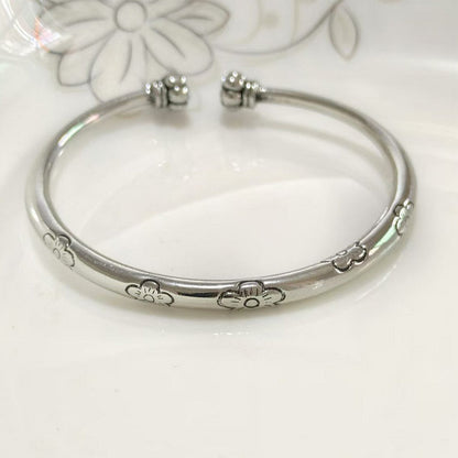 ⌛Offre à durée limitée – Bracelet rigide vintage à motif floral argenté