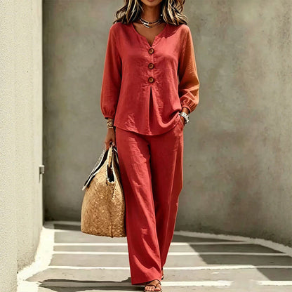Ensemble composé d'un haut à manches longues et encolure en V et d'un pantalon pour femme