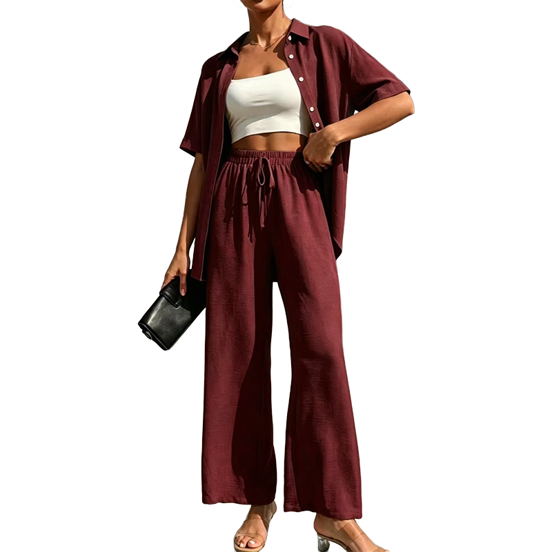 Ensemble composé d'un chemisier à manches courtes et d'un pantalon large pour femme