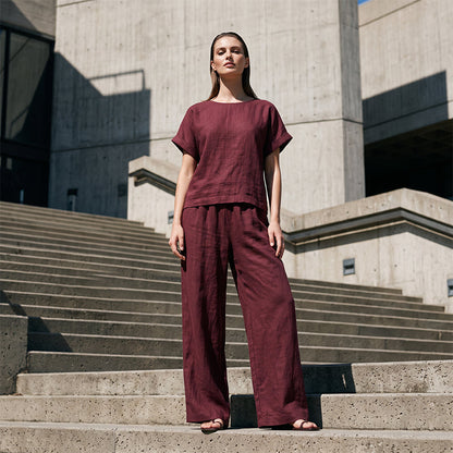 Ensemble femme composé d'un haut à manches courtes et d'un pantalon à jambes larges