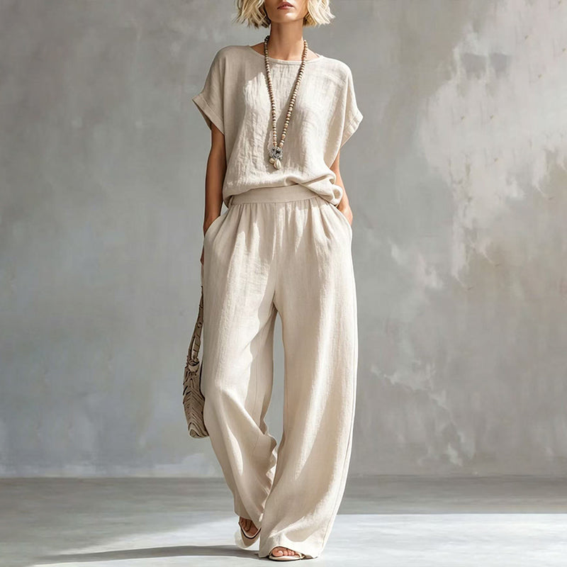 Ensemble femme composé d'un haut à manches courtes et d'un pantalon à jambes larges