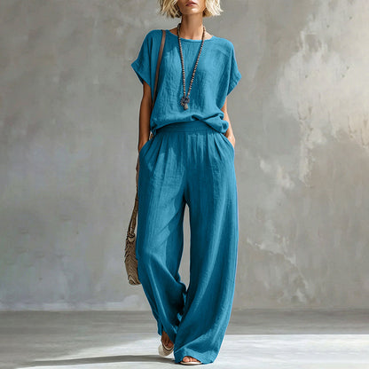 Ensemble femme composé d'un haut à manches courtes et d'un pantalon à jambes larges