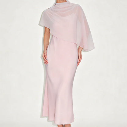 Ensemble deux pièces élégant pour femme avec cape