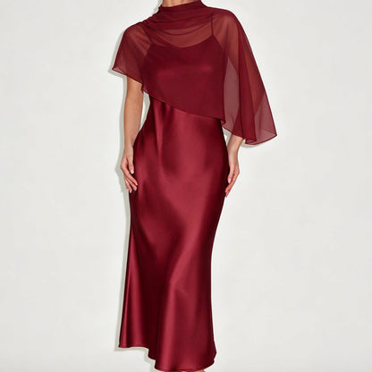 Ensemble deux pièces élégant pour femme avec cape