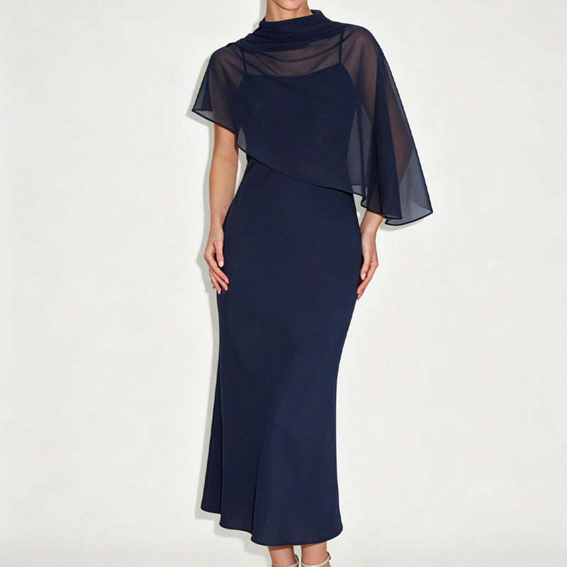 Ensemble deux pièces élégant pour femme avec cape