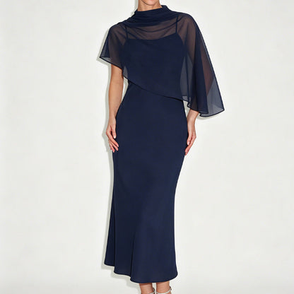 Ensemble deux pièces élégant pour femme avec cape