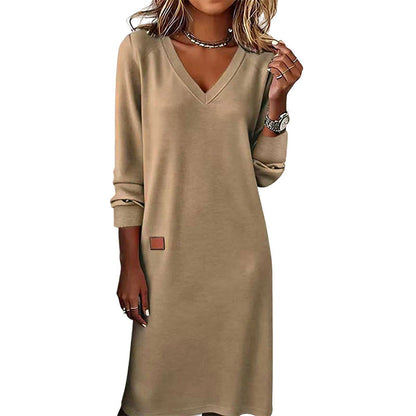 Robe mi-longue à col V flatteuse