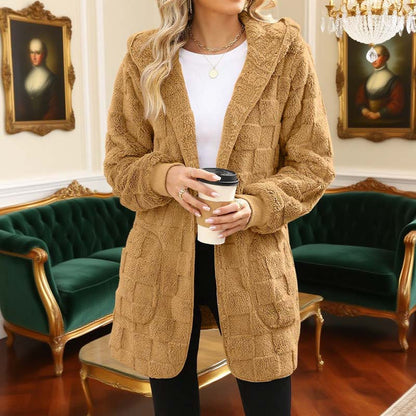 Cardigan en laine duveteuse à carreaux