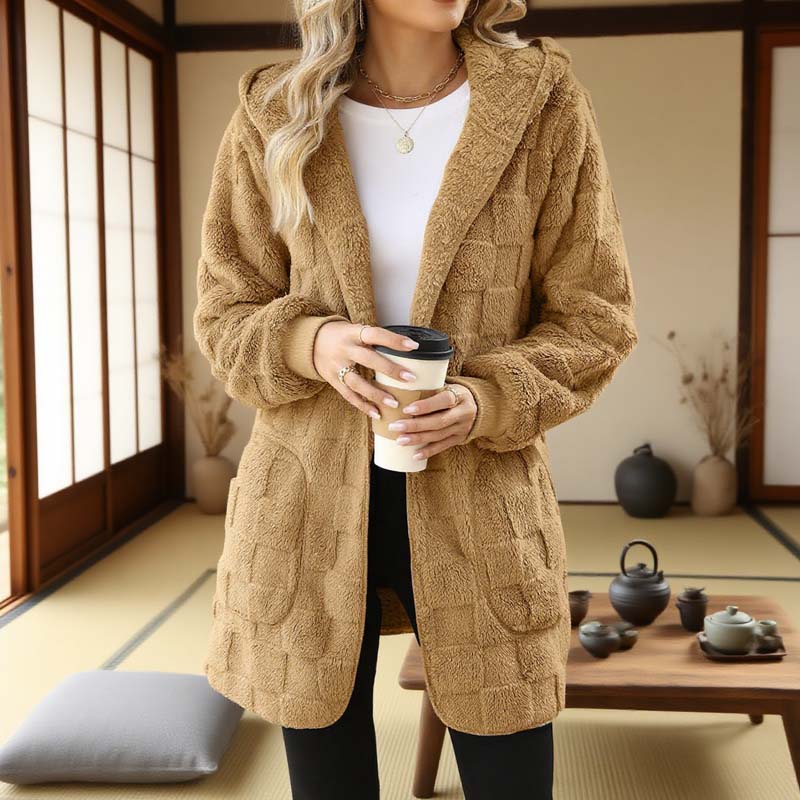 Cardigan en laine duveteuse à carreaux