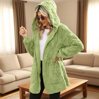 Cardigan en laine duveteuse à carreaux