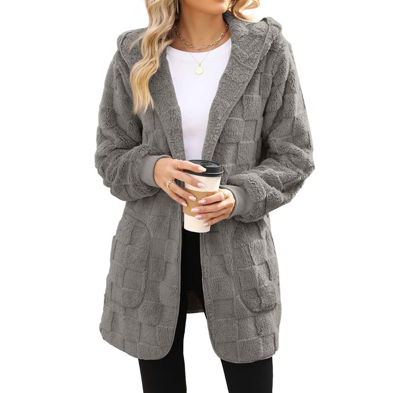Cardigan en laine duveteuse à carreaux