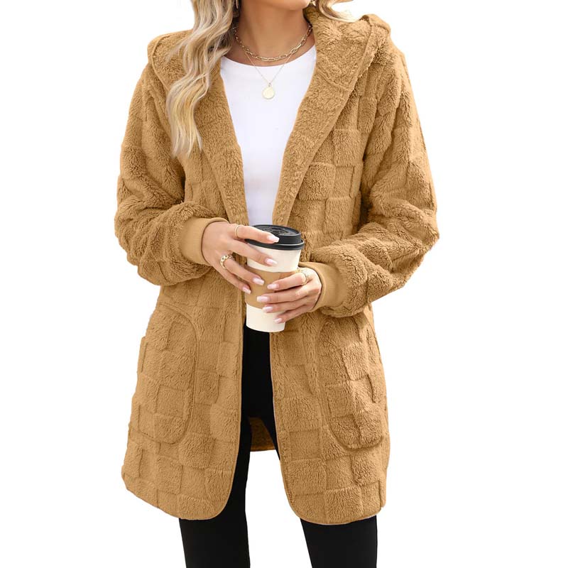 Cardigan en laine duveteuse à carreaux